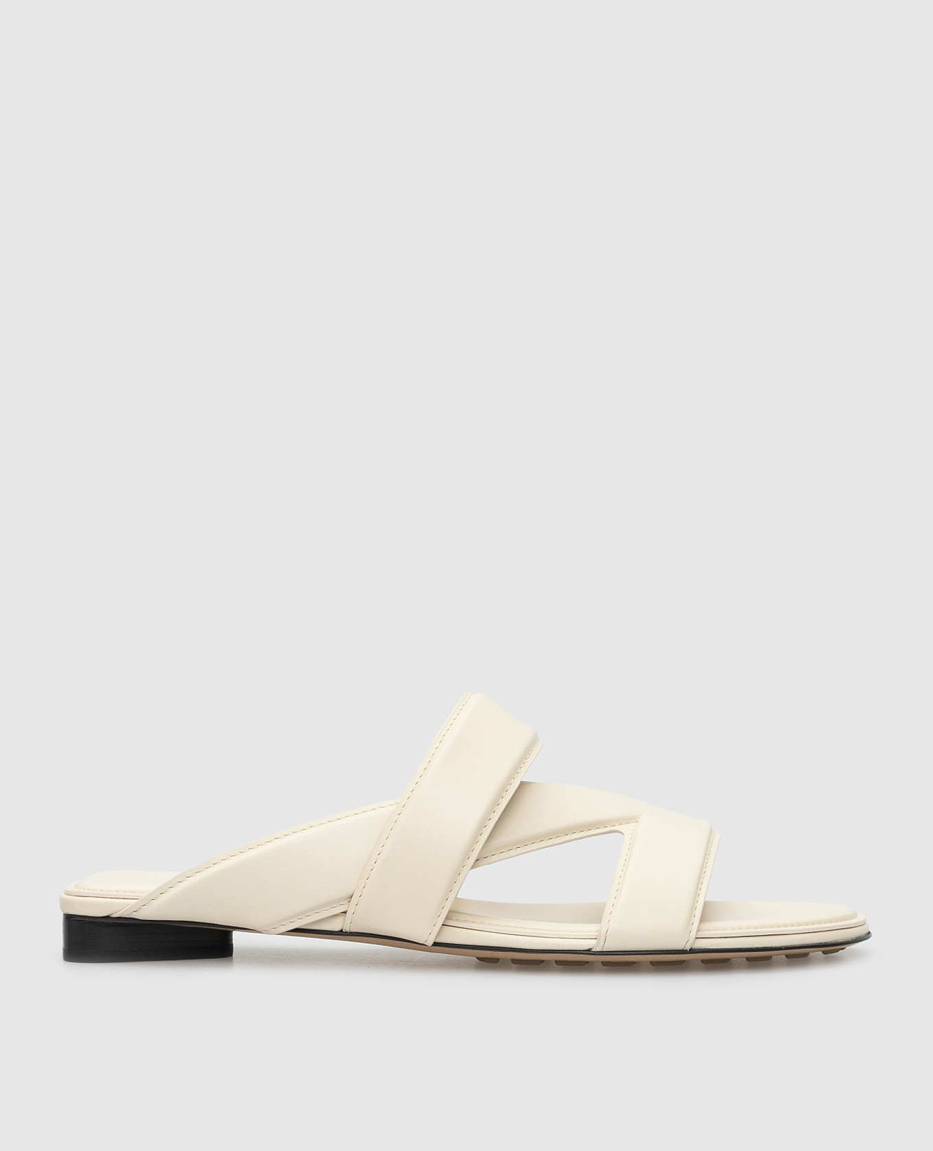 Ieftin Bottega Veneta Light beige leather slippers