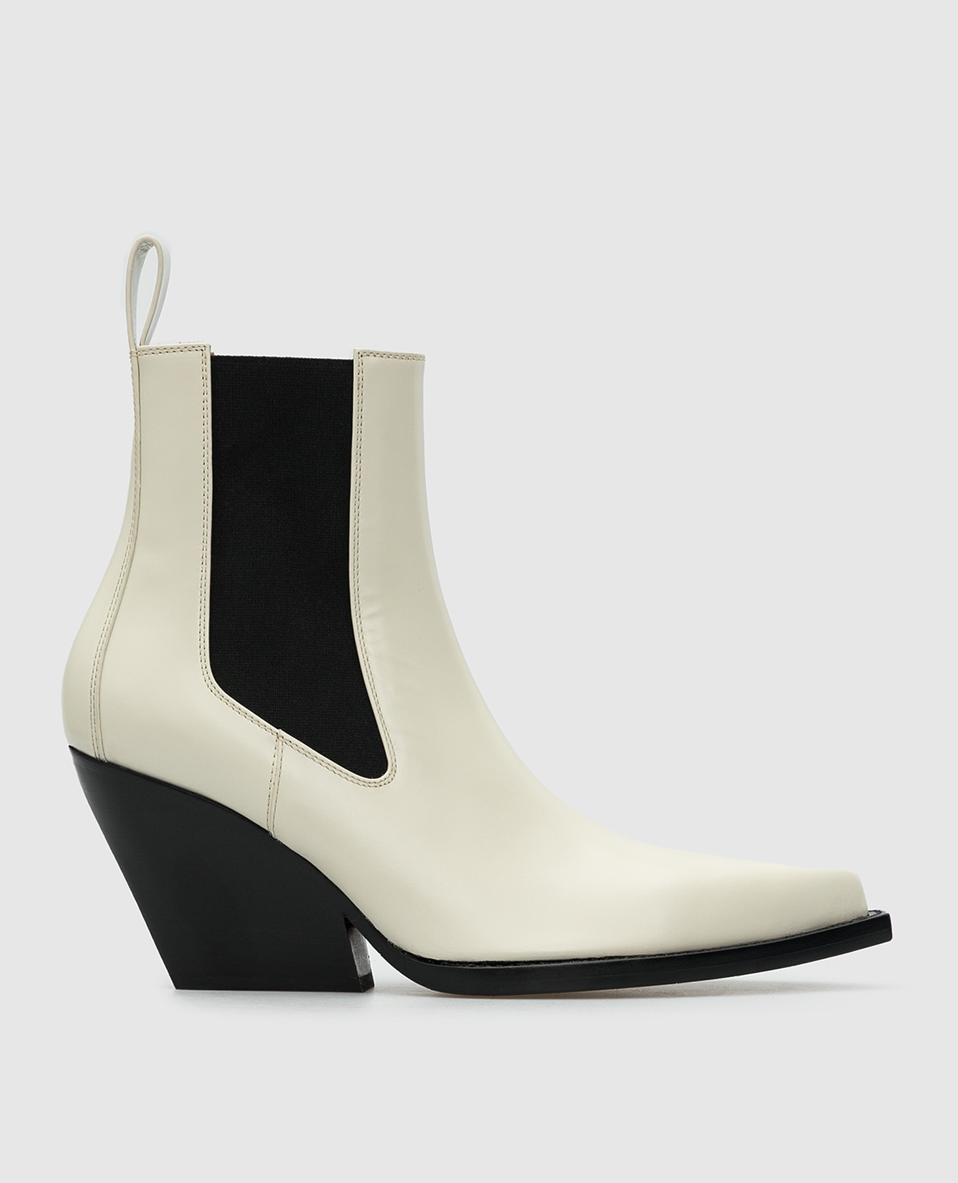 

Light beige leather Cossacks Bottega Veneta