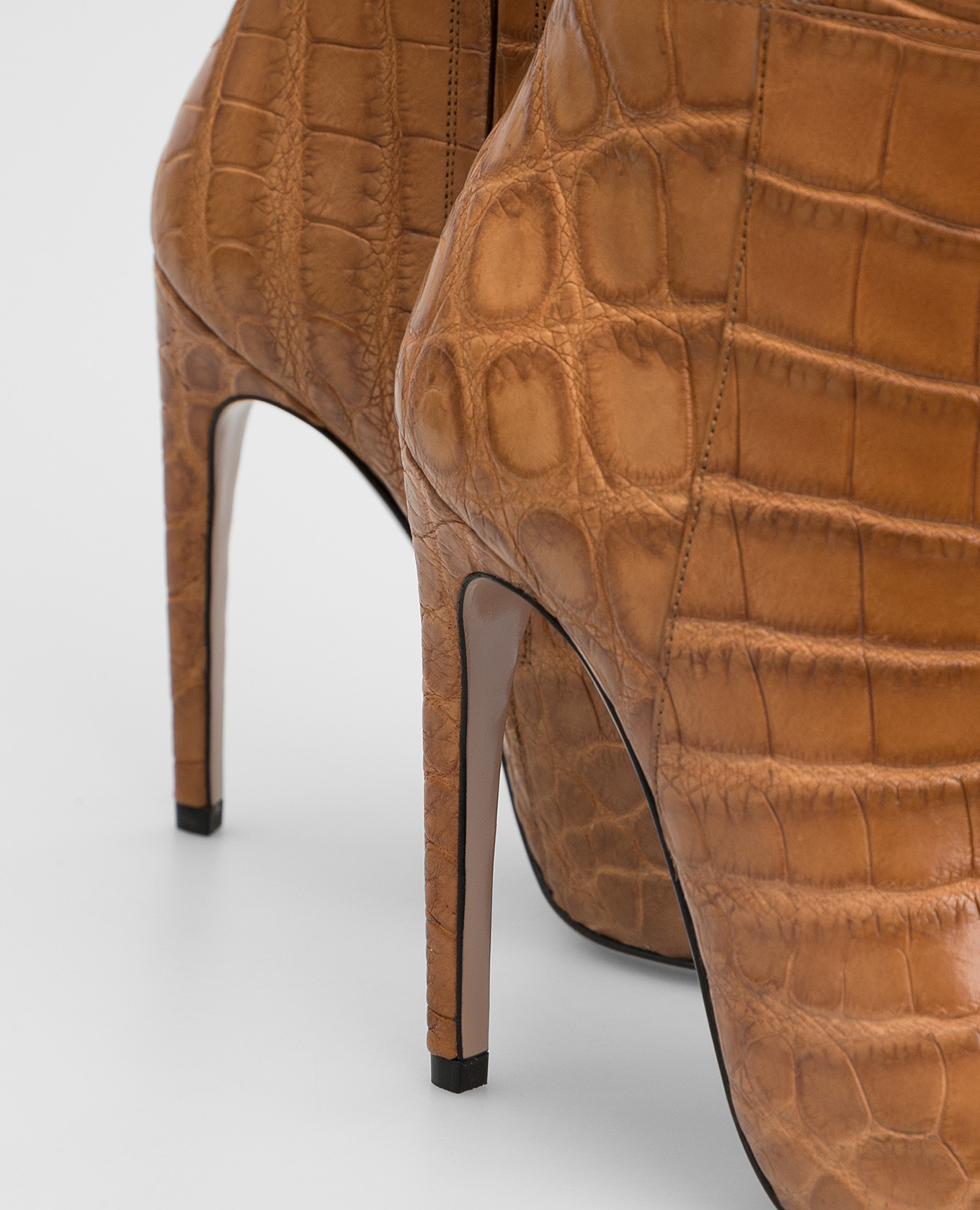 Beige leather boots Gucci 5