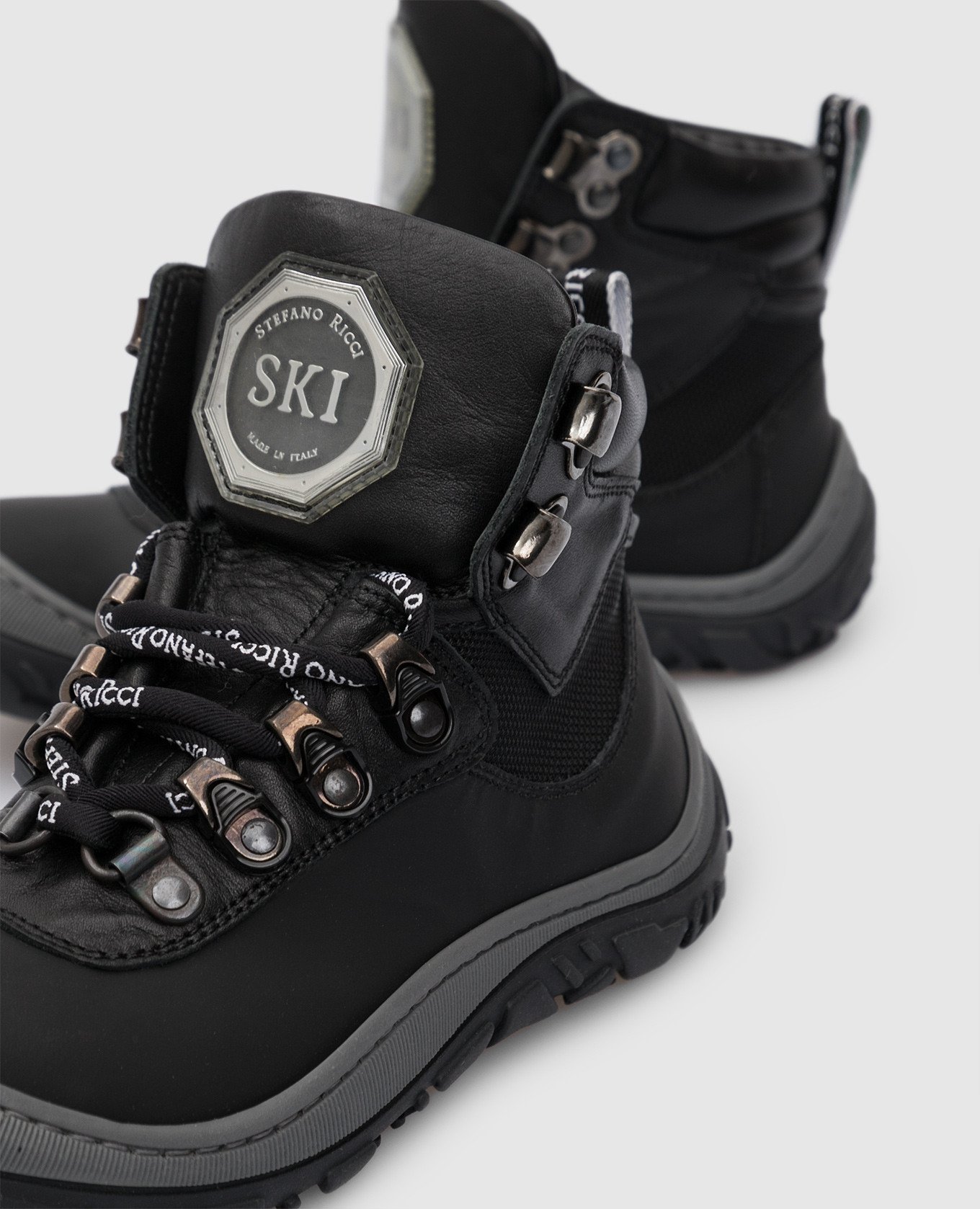 

Children's black boots with emblem Stefano Ricci