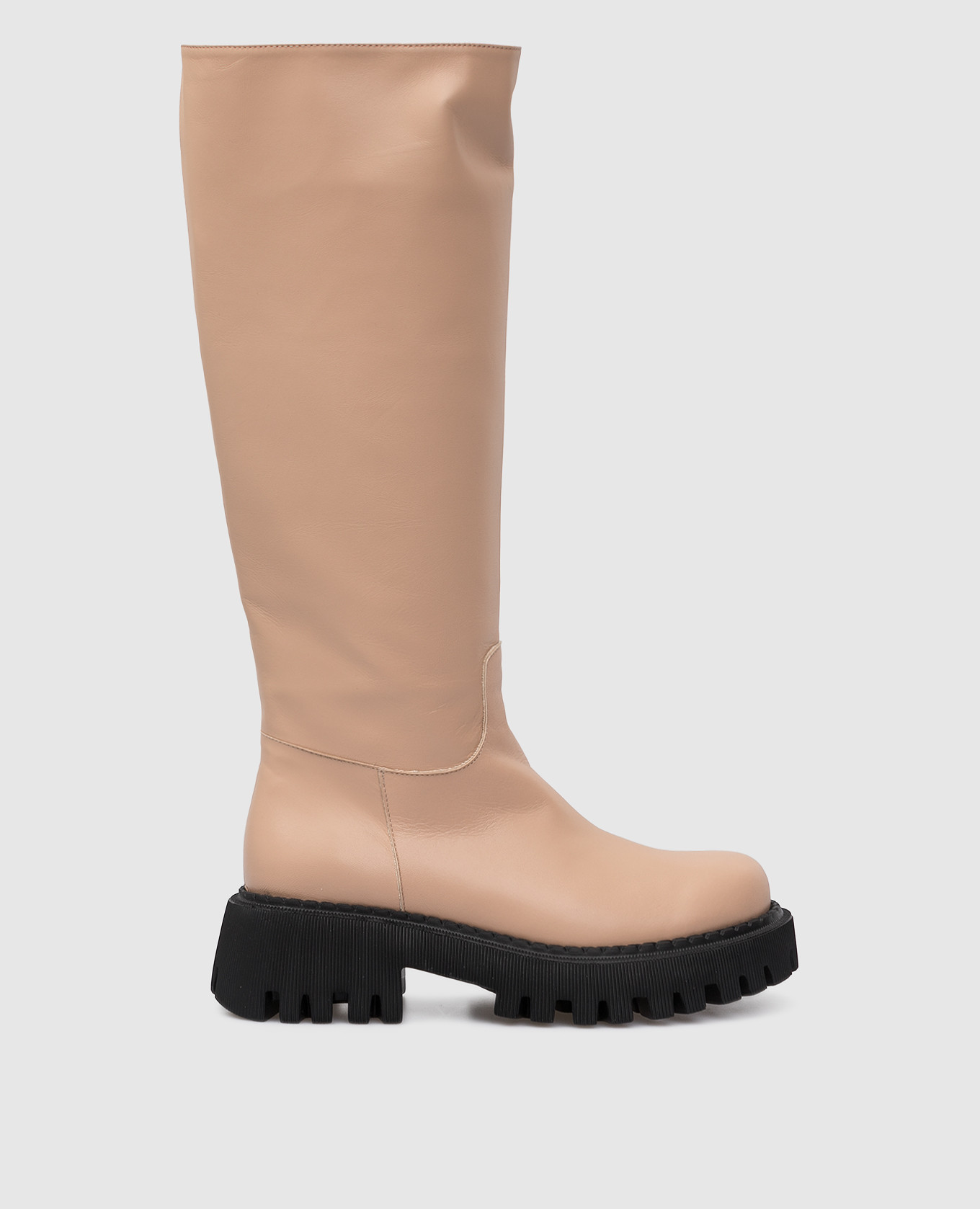 Powder leather boots area