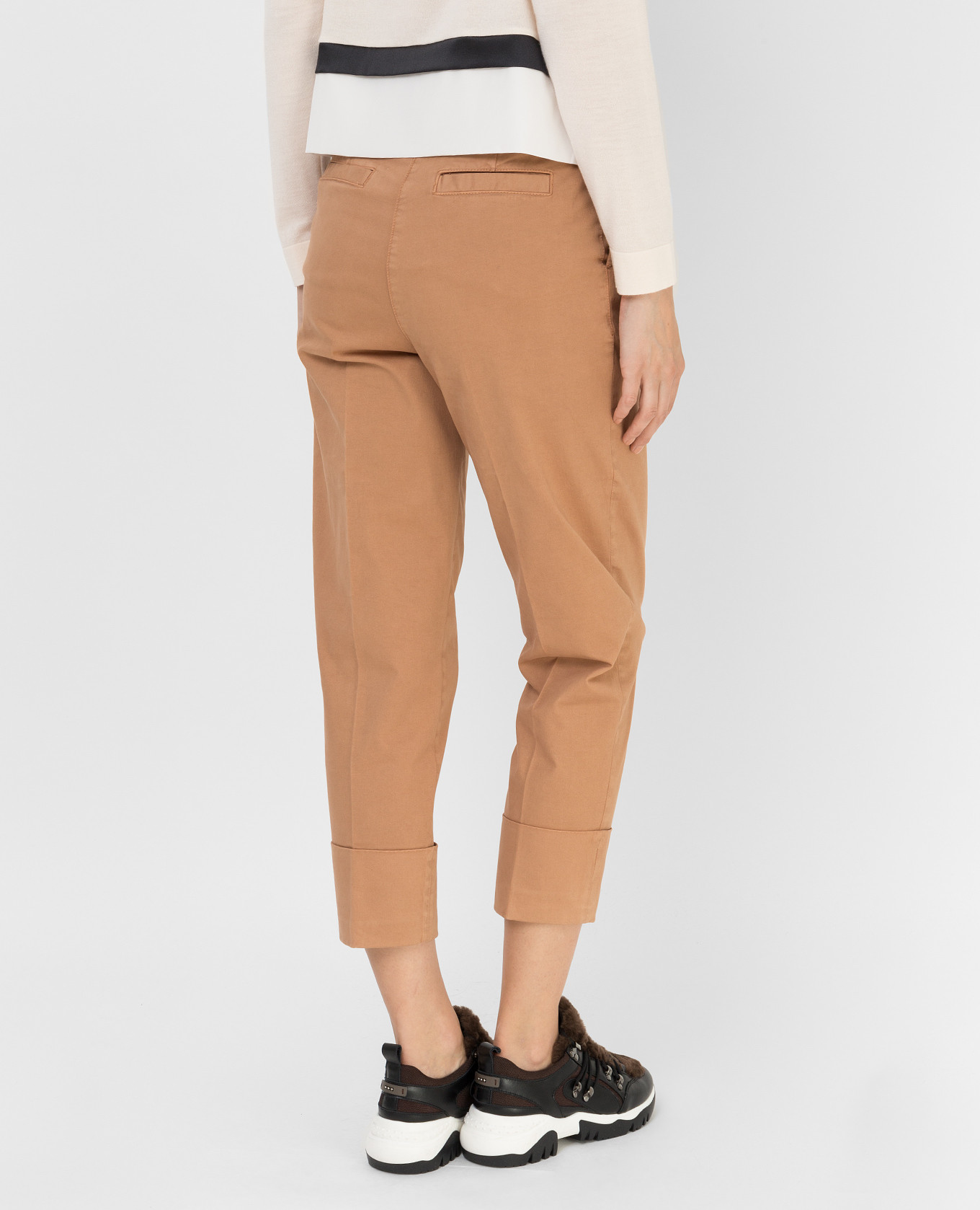 

Beige tucked jeans Peserico